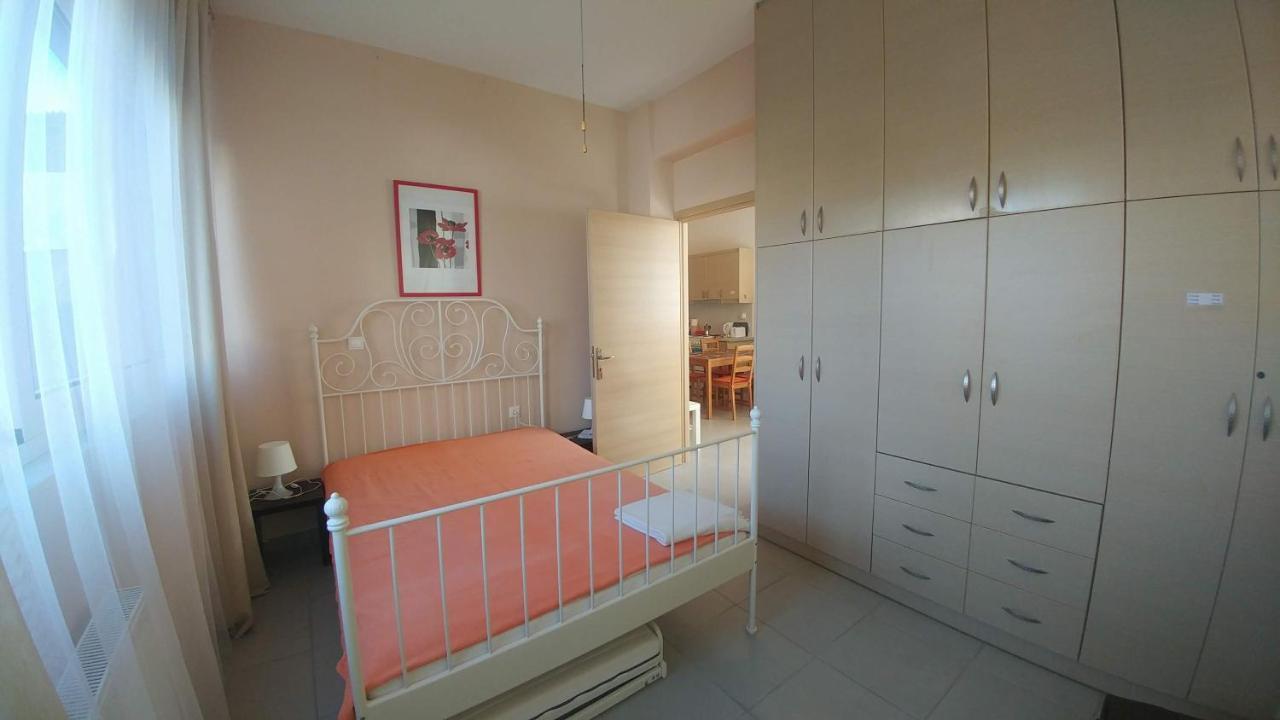 Family Apartment Derveni Bagian luar foto